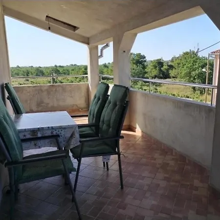 Kristina Sa Dvije Sobe Biograd Na Moru