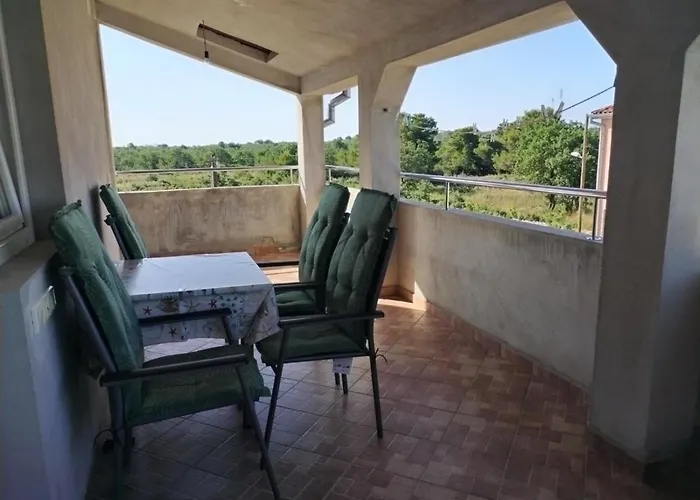 Kristina Sa Dvije Sobe Biograd Na Moru